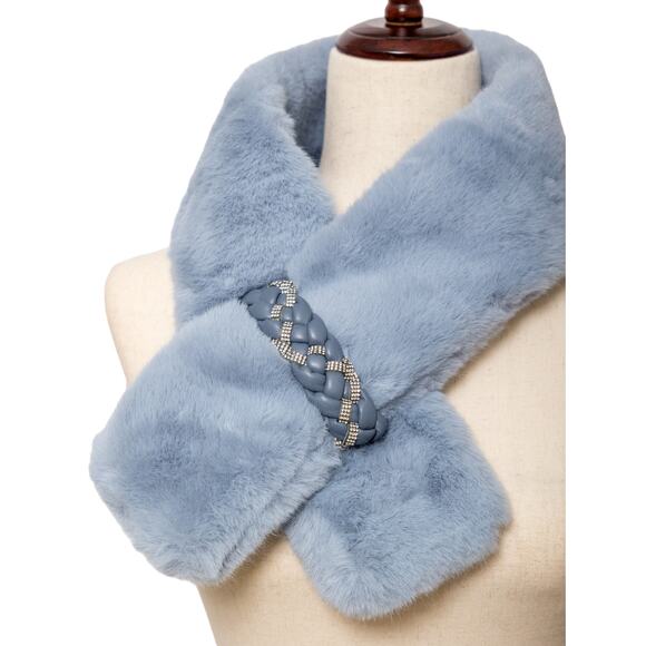 Women's Blue Faux Fur Pull Through Scarf One Size NEW - Picture 4 of 4